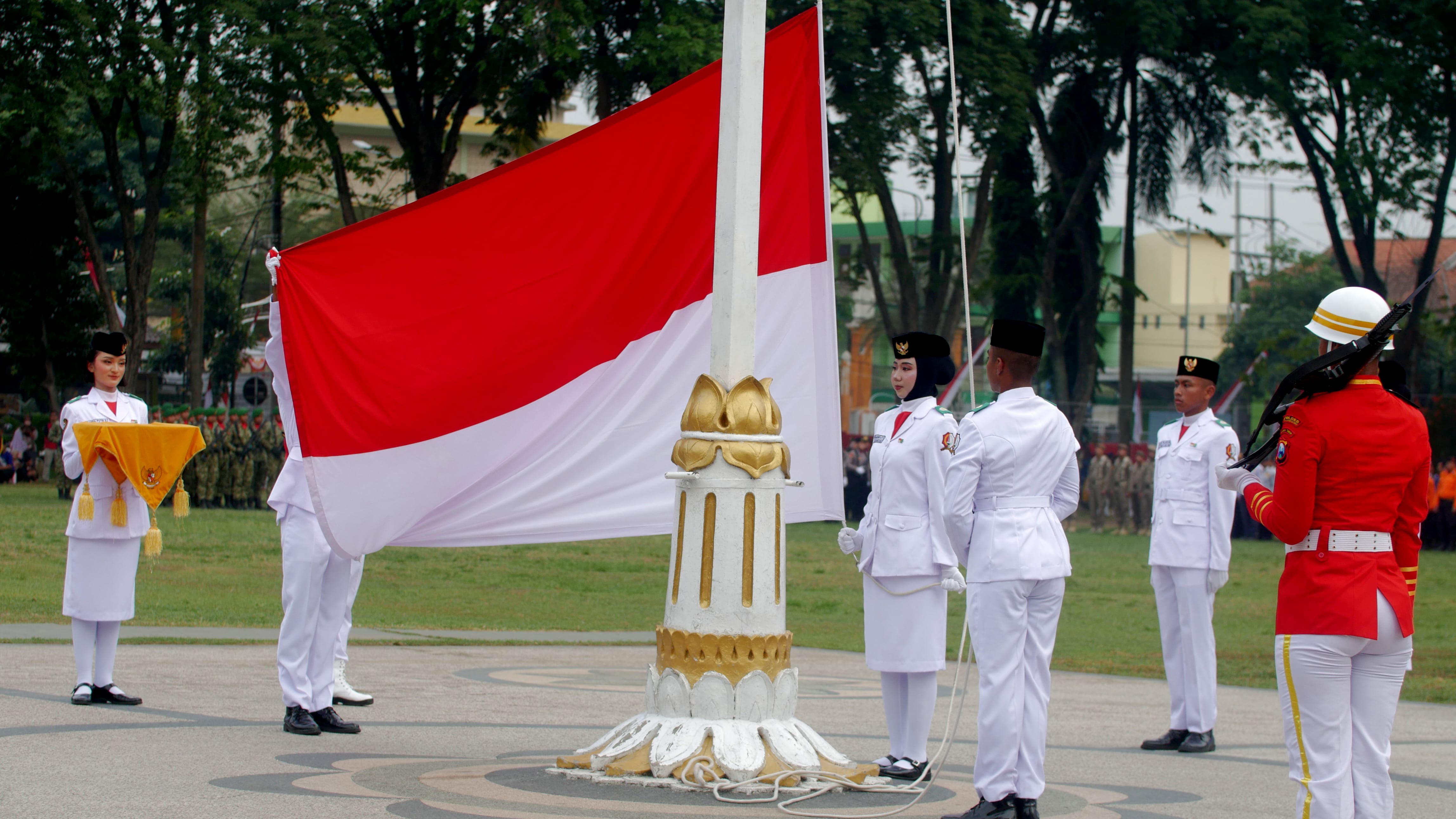 Pengibaran dan Penurunan Bendera HUT RI Ke-81
